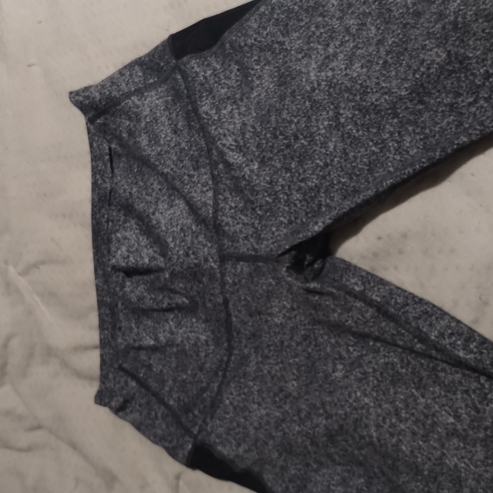 Lululemon speckled cropped leggings - Picture 3 of 7